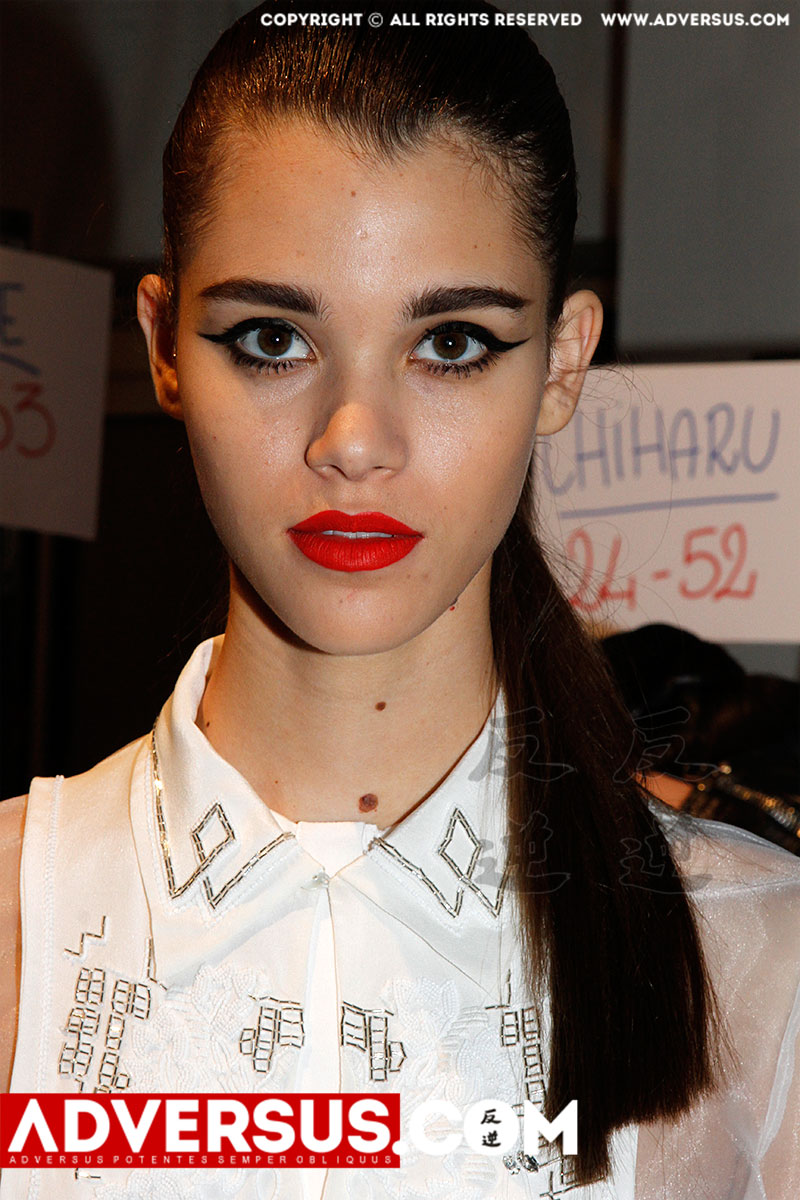 Pauline Hoarau backstage bij Elisabetta Lanfranchi herfst 2015, ph. Charlotte Mesman