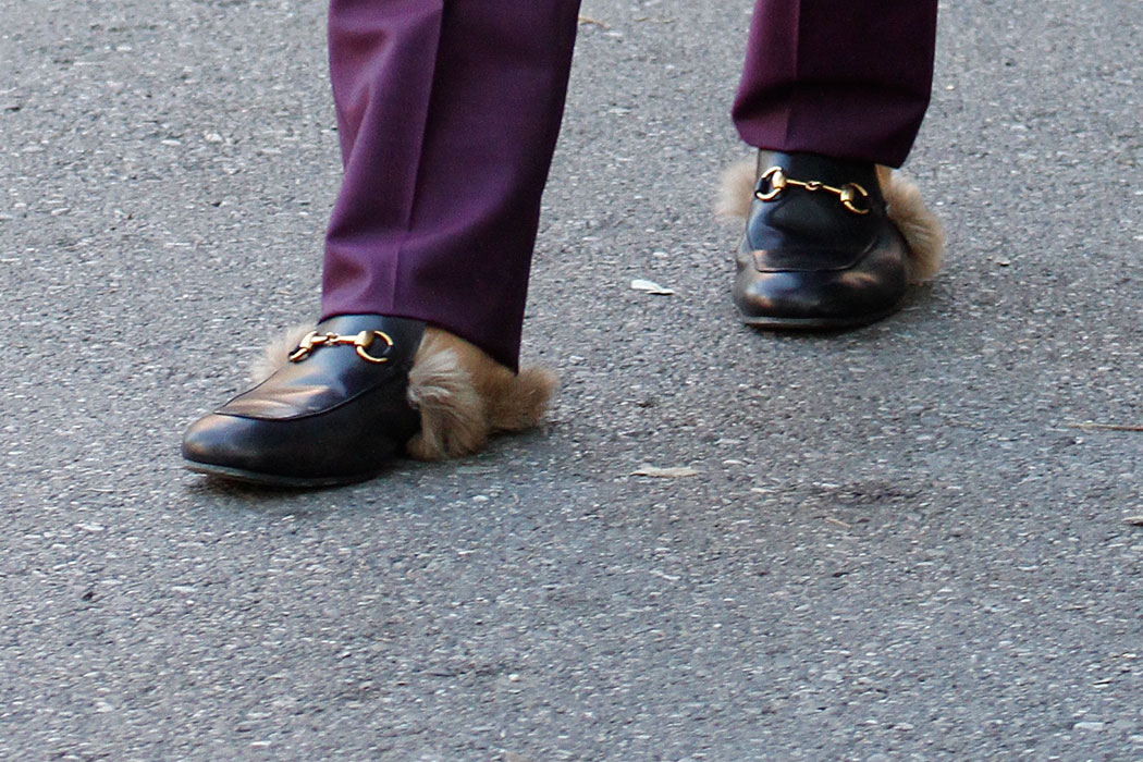 Bizarre modehype: schoenen met kangoeroebont | ADVERSUS