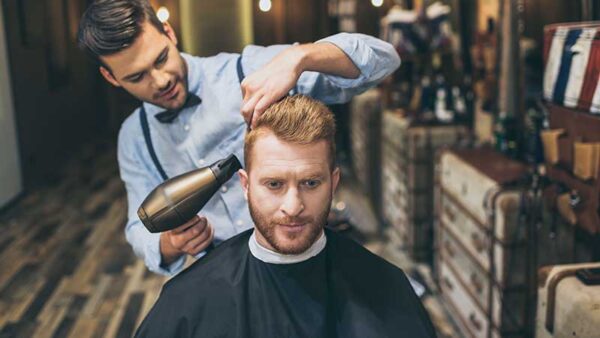 Droog haar? Zo kom je met glanzend en gezond haar de winter door