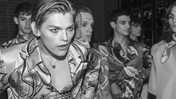 Mannenkapsels 2020. Backstage Miguel Vieira Zomer 2020 - Foto Charlotte Mesman