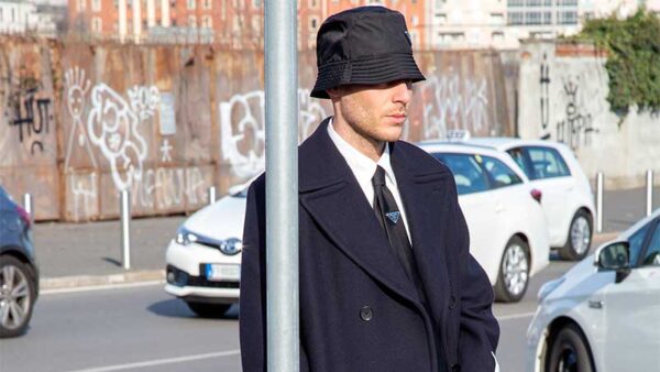 Streetstyle mode man voorjaar 2020. Drie heren, drie moods. Modetrends man lente zomer 2020