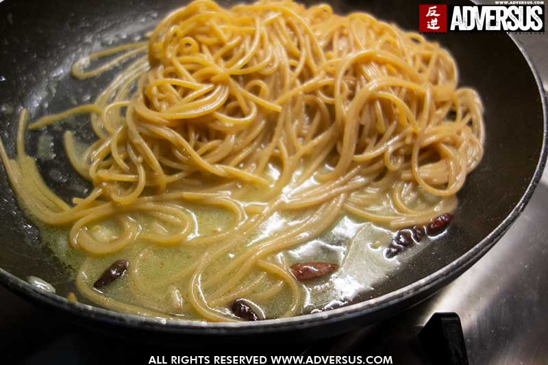 Spaghetti aglio, olio e peperoncino in een 'de luxe' versie