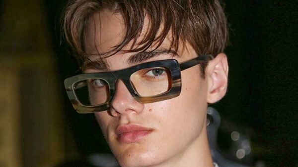 Kapseltrends zomer 2020. Trendy kapsel idee voor mannen met kort haar
