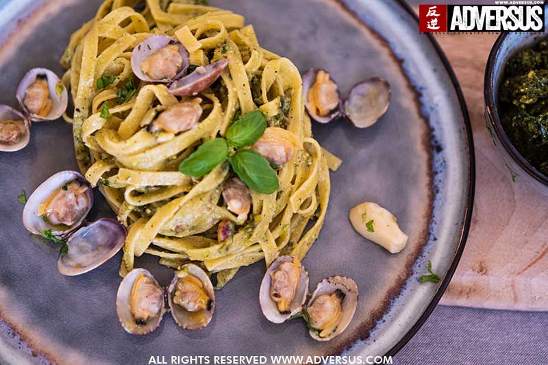 Kookrecept. Tagliatelle met vongole en pistachepesto