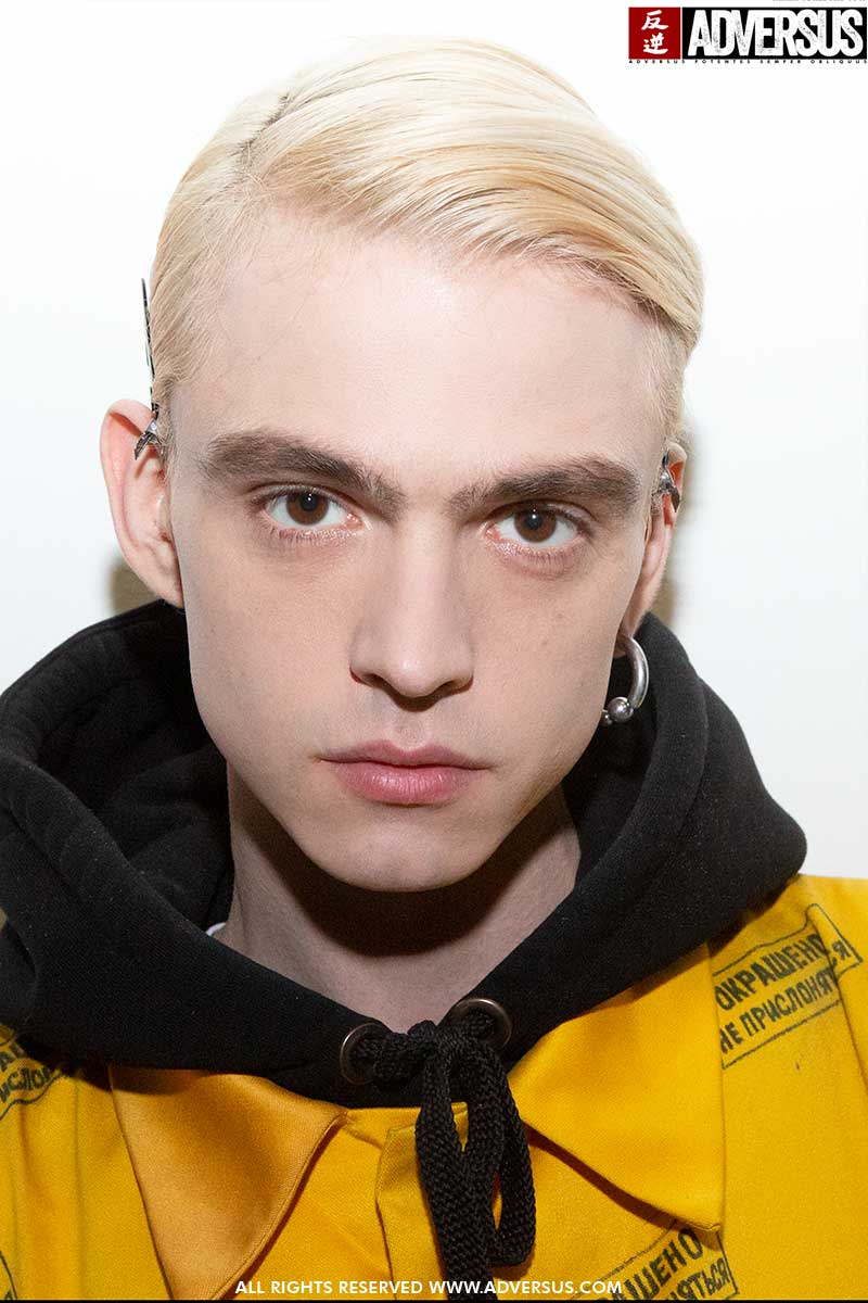Kapsels en haarkleuren mannen 2020. Geblondeerd mannenkapsel