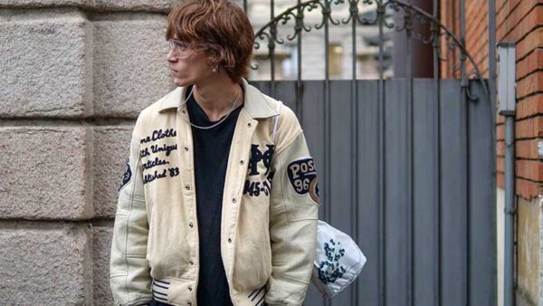 Streetstyle mode trends winter 2020 2021. Bomber jacket