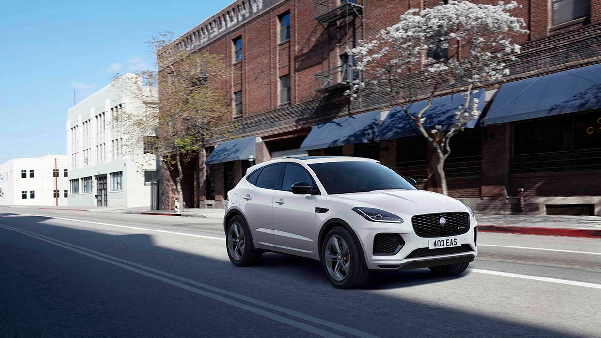 Jaguar E‑PACE nu ook als onderscheidende R-Dynamic Black Edition