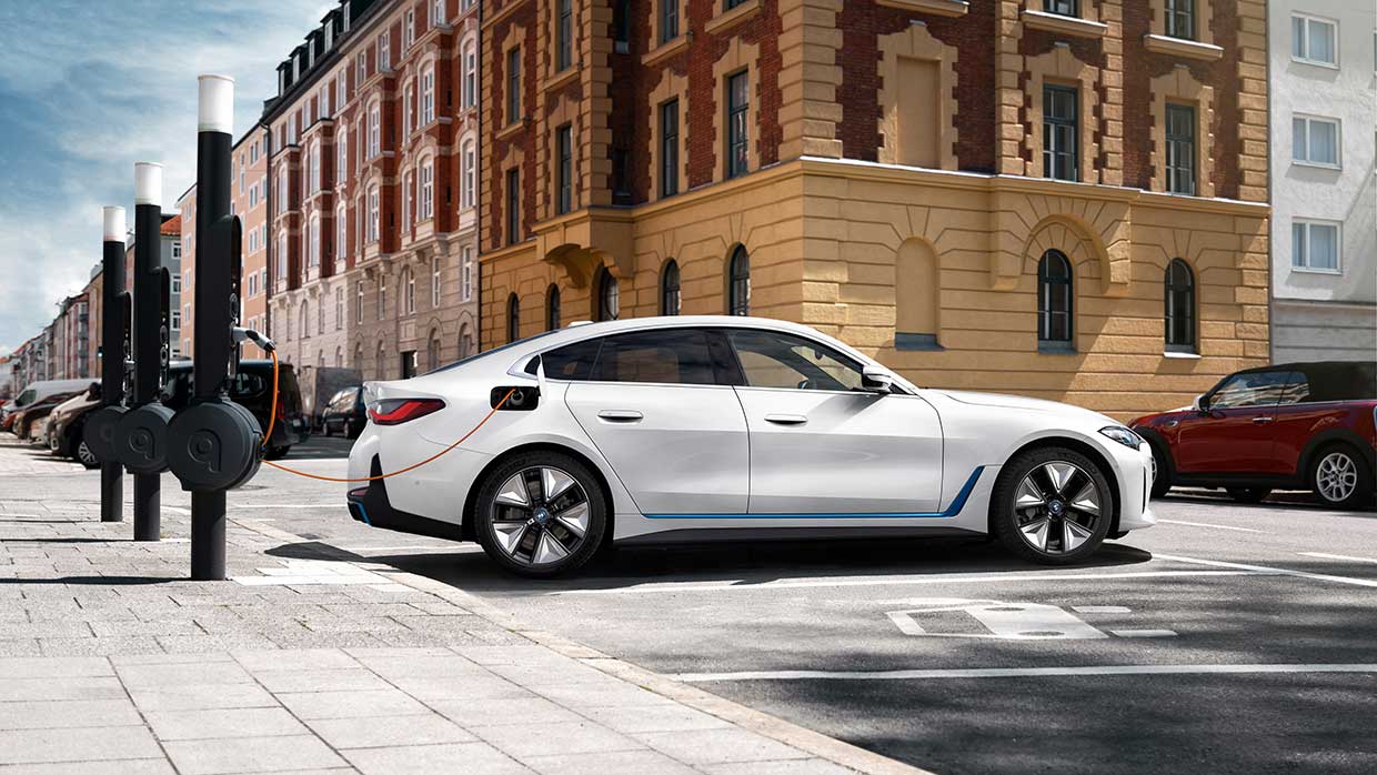 De allereerste BMW i4