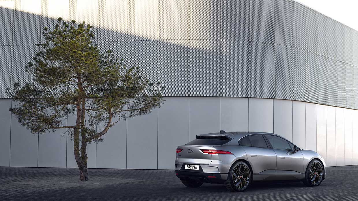 Jaguar I-PACE nu ook als Black Limited Edition en als optie met nieuw Premium Black Pack