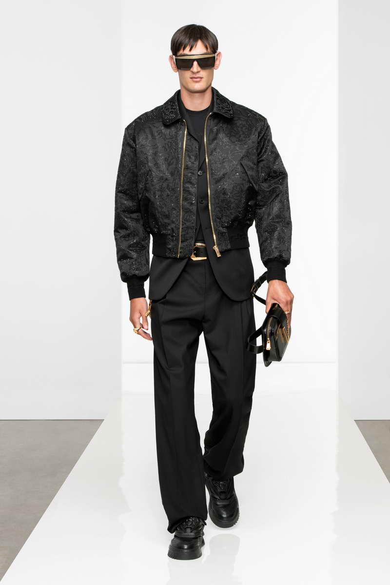 VERSACE Fall-Winter 2022 Men’s collection