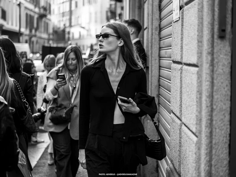 Modellen, street style, backstage en influencers bij de Milano Fashion Week Zomer 2023