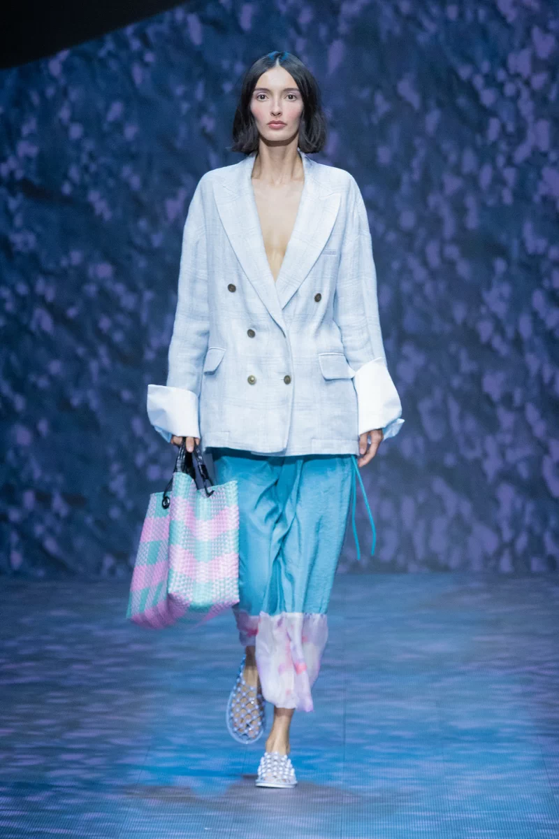 Mode collecties vrouw lente zomer 2023 - Photo courtesy of Emporio Armani