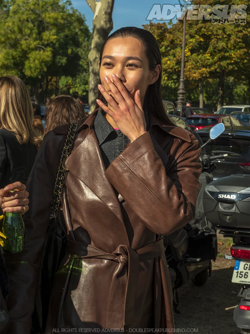 Modellen bij Chanel Zomer 2023 - Paris Fashion Week. Foto Charlotte Mesman