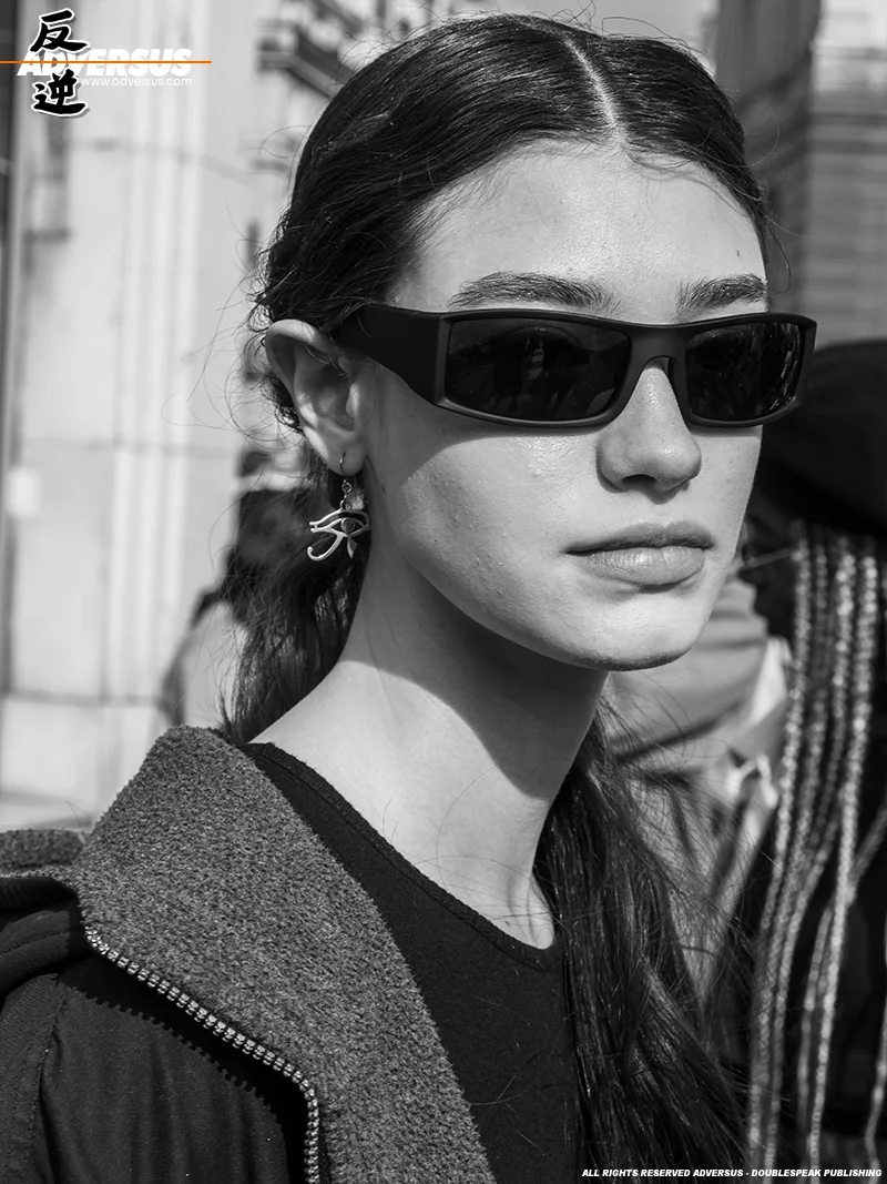 Modellen bij Giambattista Valli zomer 2023 Paris Fashion Week - Photo Charlotte Mesman