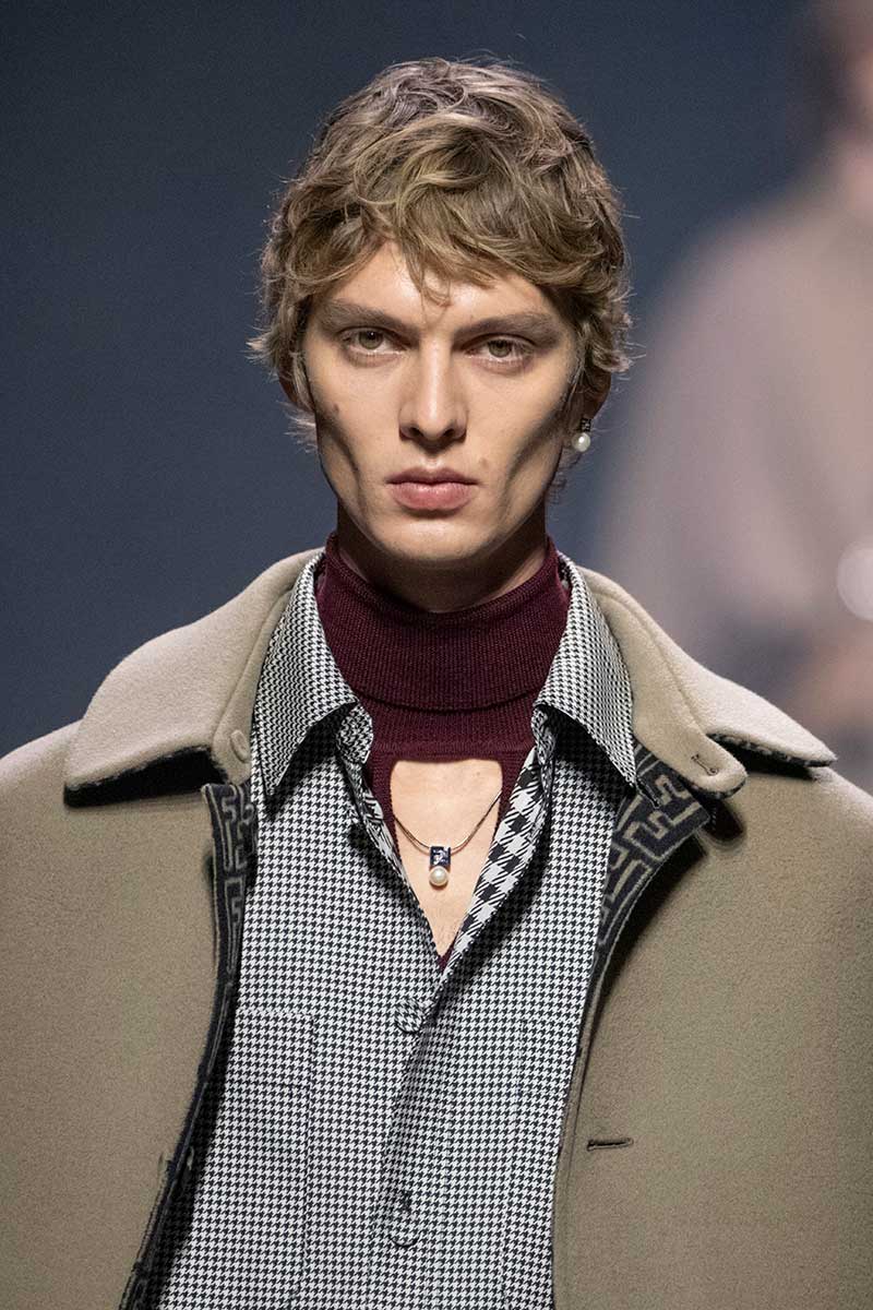 Kapseltrends voor de heren voor 2023. Kapsels op de catwalk van Fendi winter 2023