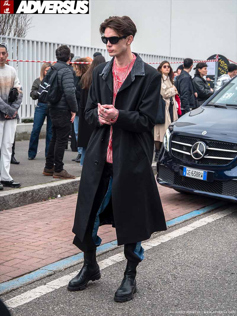 Street style mode man bij de Diesel Winter 23/24 show - Photo Charlotte Mesman