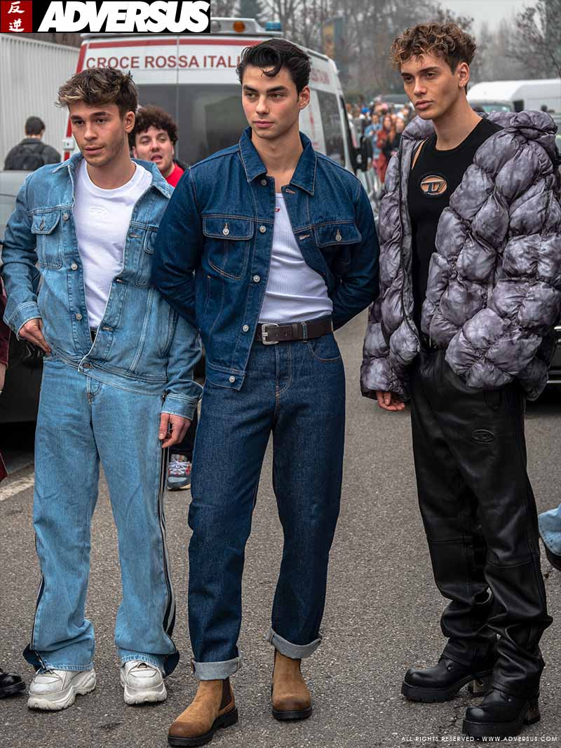 Street style mode man bij de Diesel Winter 23/24 show - Photo Charlotte Mesman