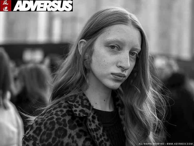 Modellen bij Giambattista Valli - Parijs Fashion Week winter 2023 2024 - Photo ADVERSUS