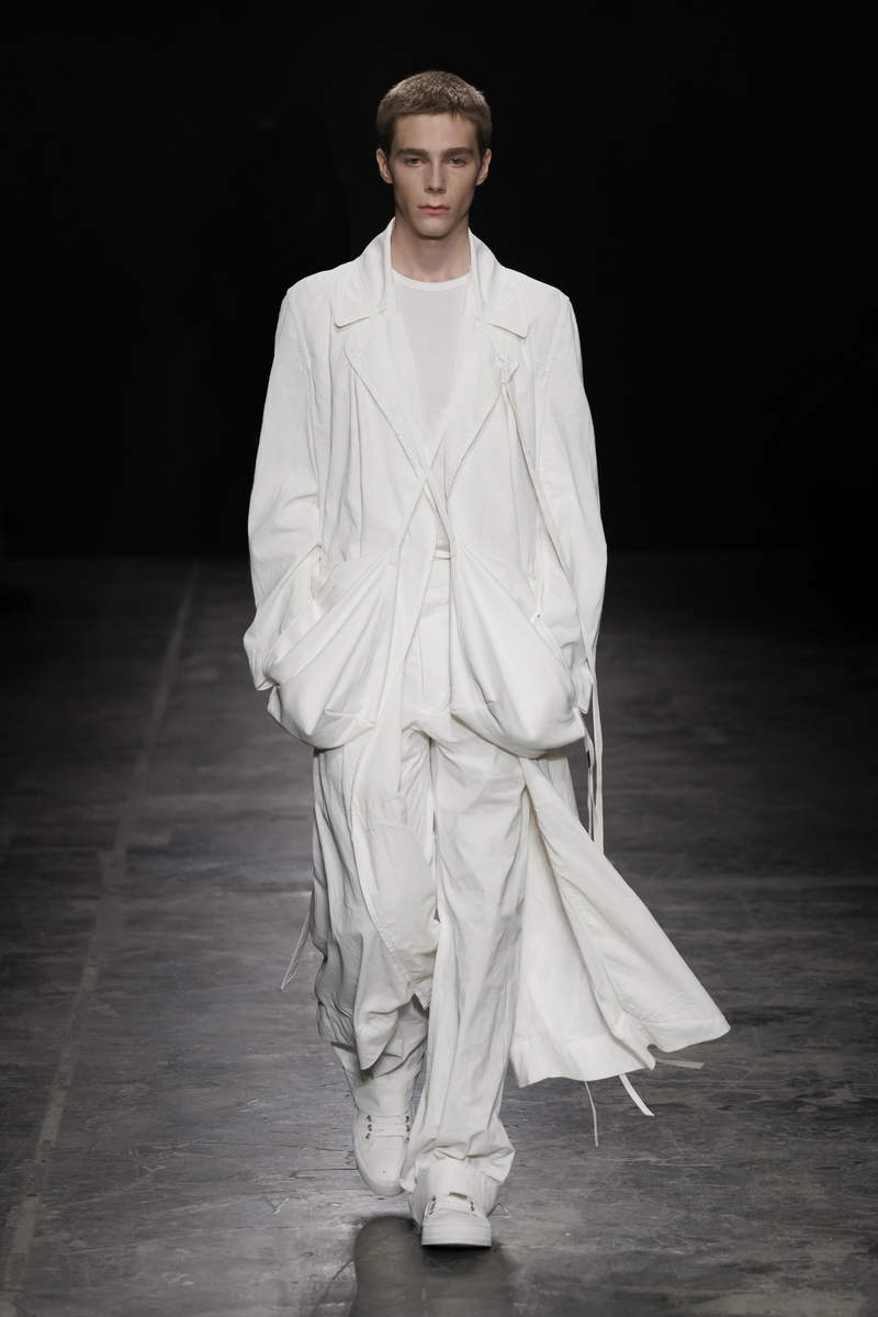 Ann Demeulemeester lente zomer 2023 - Photo courtesy of Ann Demeulemeester