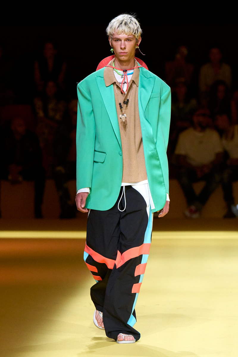 Mannenmode trends zomer 2023: Kleur! - Photo Courtesy of Dsquared2