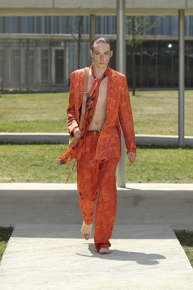 Mannenmode trends zomer 2023: Kleur! - Photo Courtesy of Etro