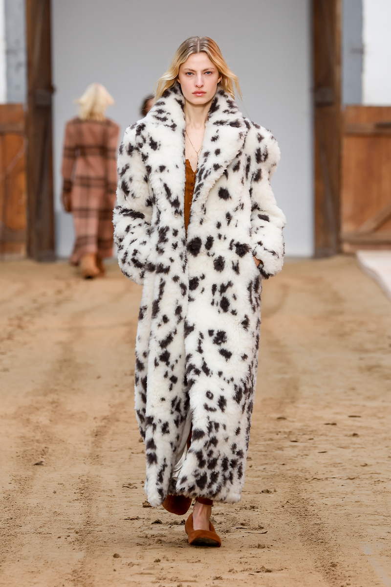 Stella McCartney winter 2023 2024 - Photo Courtesy of Stella McCartney