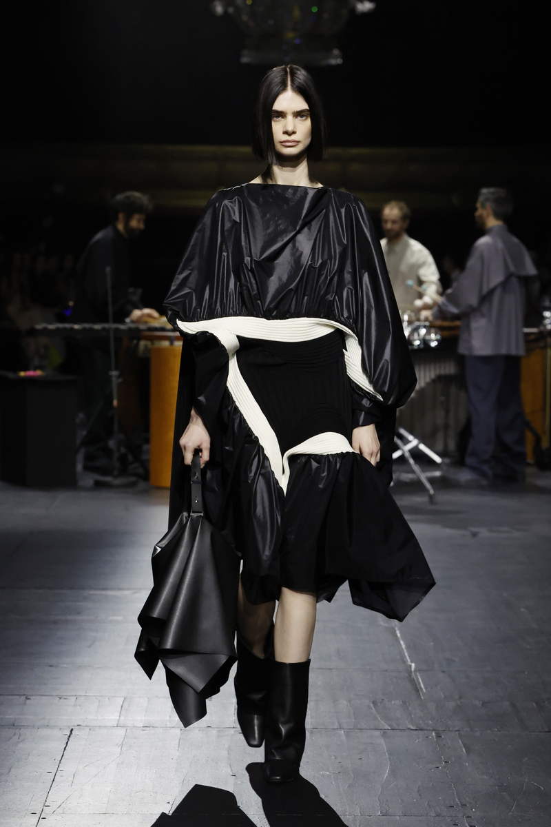 Issey Miyake herfst winter 2023 2024 - Photo courtesy of Issey Miyake