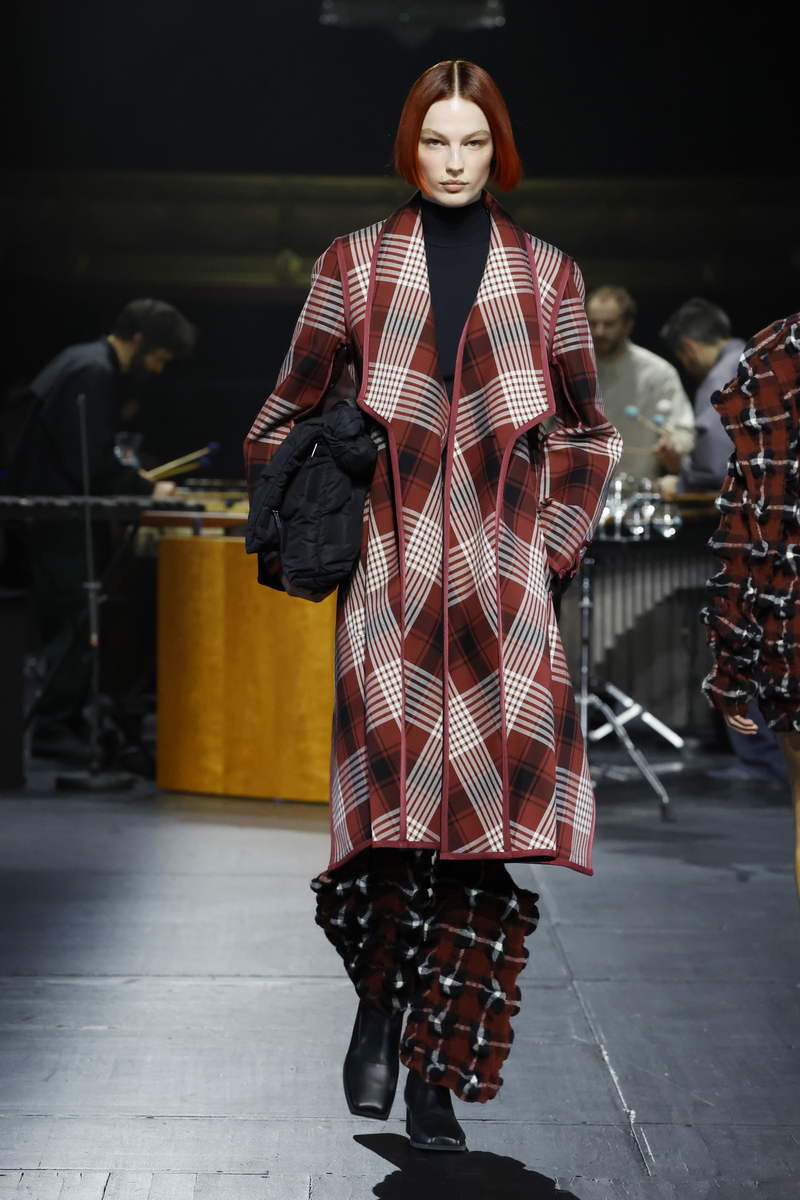 Issey Miyake herfst winter 2023 2024 - Photo courtesy of Issey Miyake