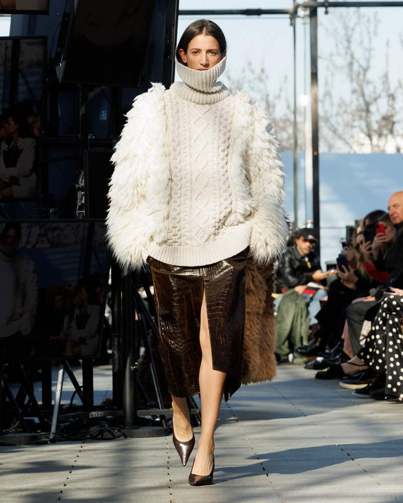 Stella McCartney Herfst Winter 2024 2025 Ready To Wear Collectie - photo courtesy of Stella McCartney