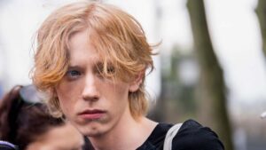Haartrends mannen zomer 2025. Opvallende kapsels voor lefgozers. Foto Charlotte Mesman
