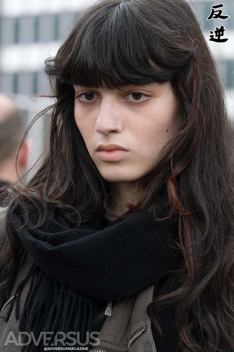 Haartrends 2025: De comeback van de extra lange pony - Photo Charlotte Mesman