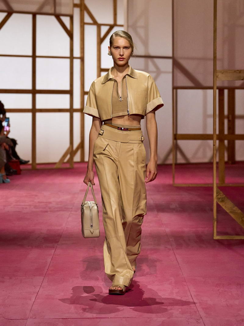 Hermès vrouw lente zomer 2025 - Photo courtesy of Hermès