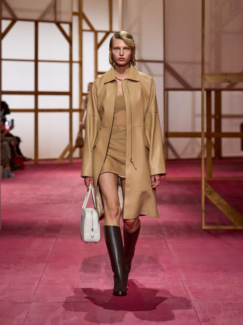 Hermès vrouw lente zomer 2025 - Photo courtesy of Hermès