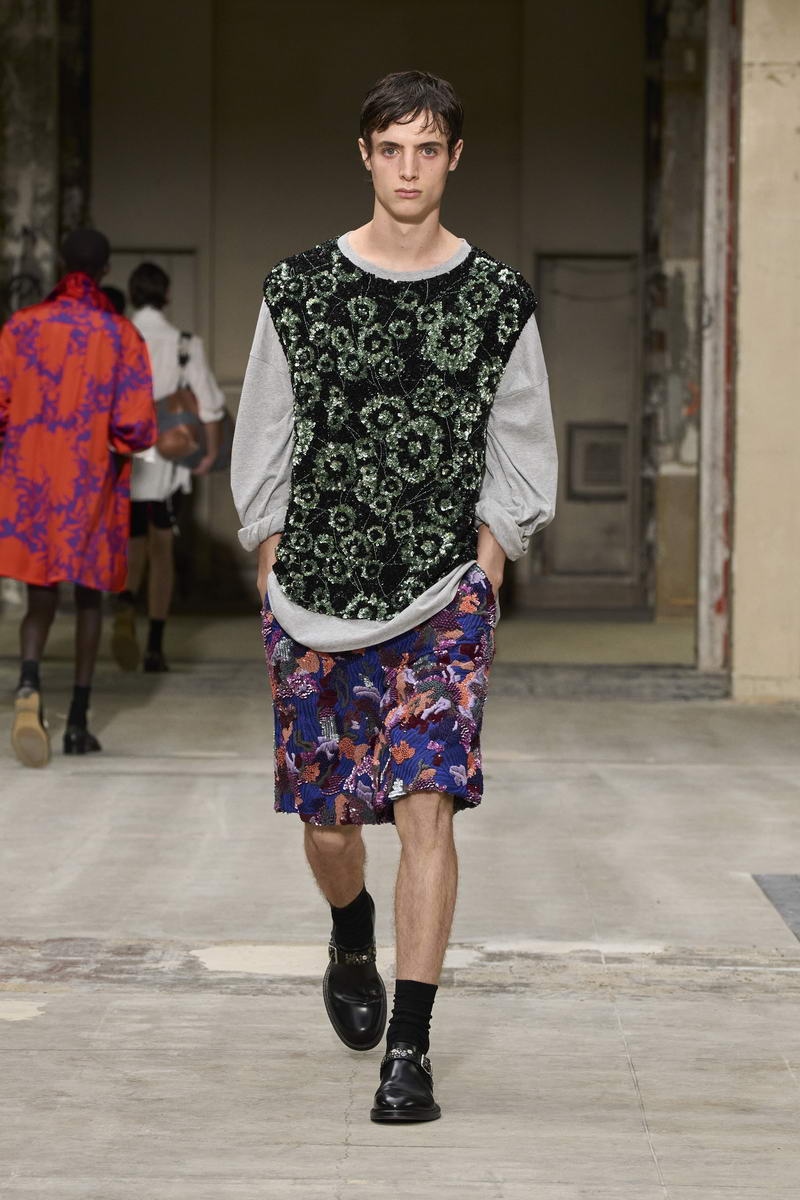 Dries Van Noten man lente zomer 2026 - Photo courtesy of Dries Van Noten