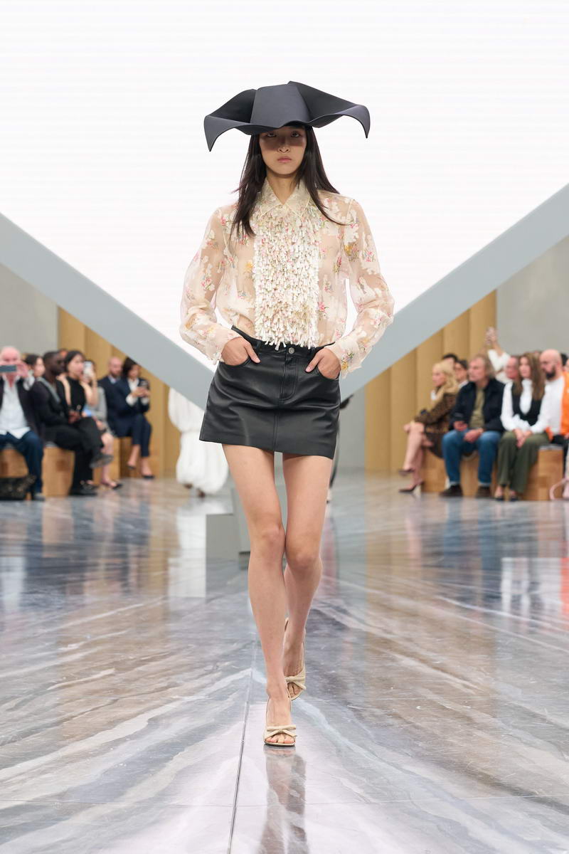 Dior vrouw lente zomer 2026 - Photo courtesy of Dior
