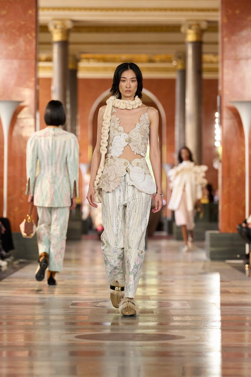 WOMEN’S SPRING-SUMMER 2026 FASHION SHOW © Louis Vuitton