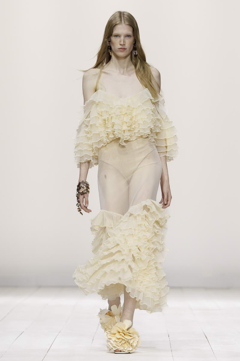 Givenchy lente zoner 2026 - Photo courtesy of Givenchy