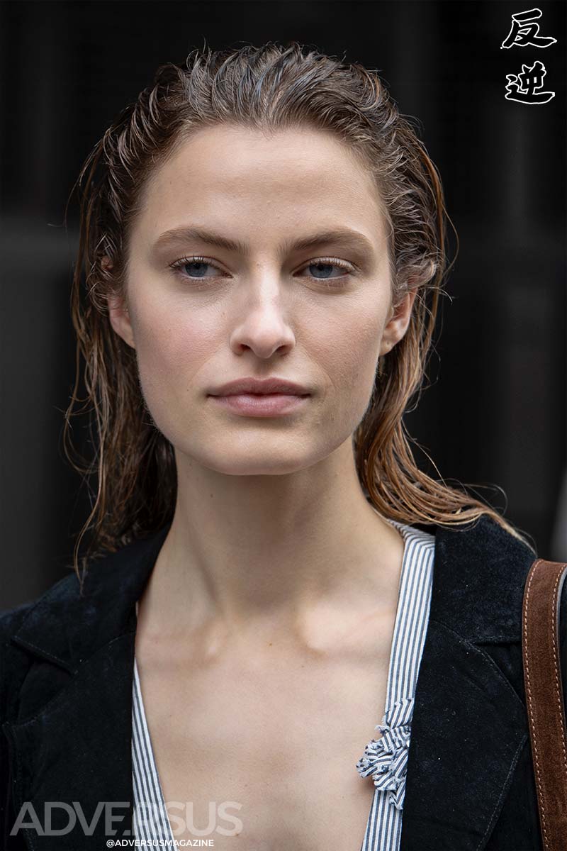 Greasy Glam: waarom zichtbaar haarproduct het in 2026 helemaal wordt - Photo Charlotte Mesman