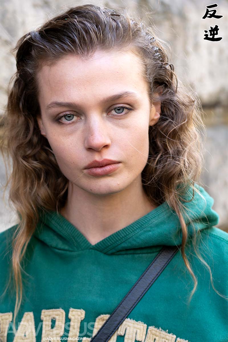 De haartrend voor 2026: glossy en greasy - Photo Charlotte Mesman