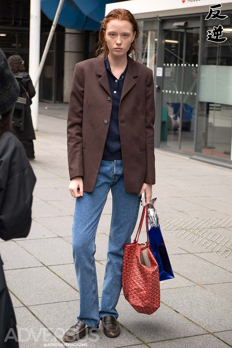 Bye, loafers, hello mocassins: zo zien de mocassins voor winter 2025 2026 eruit - Photo Charlotte Mesman