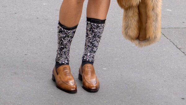 Bye, loafers, hello mocassins: zo zien de mocassins voor winter 2025 2026 eruit - Photo Charlotte Mesman