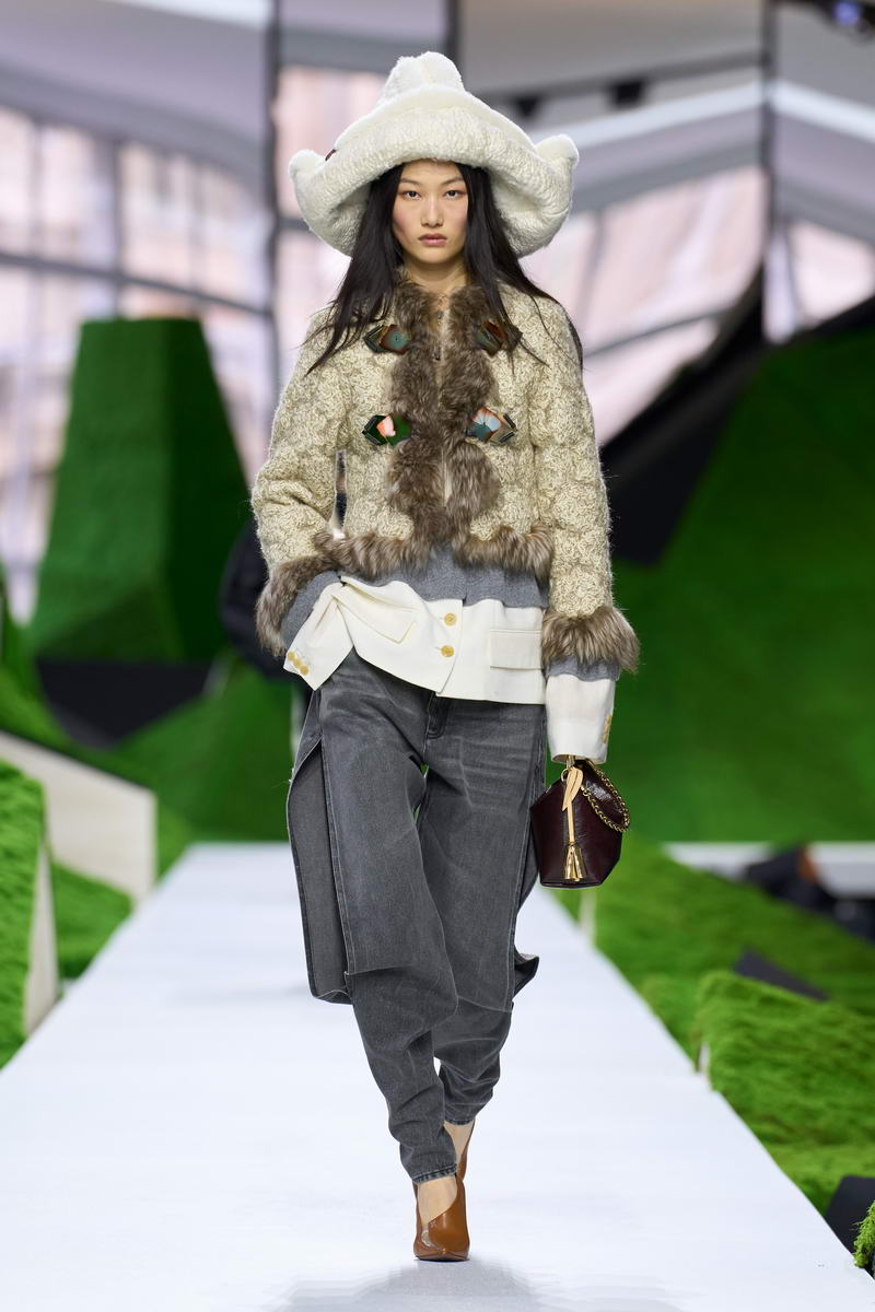 Louis Vuitton vrouw herfst winter 2026 2027 - © Louis Vuitton – All rights reserved