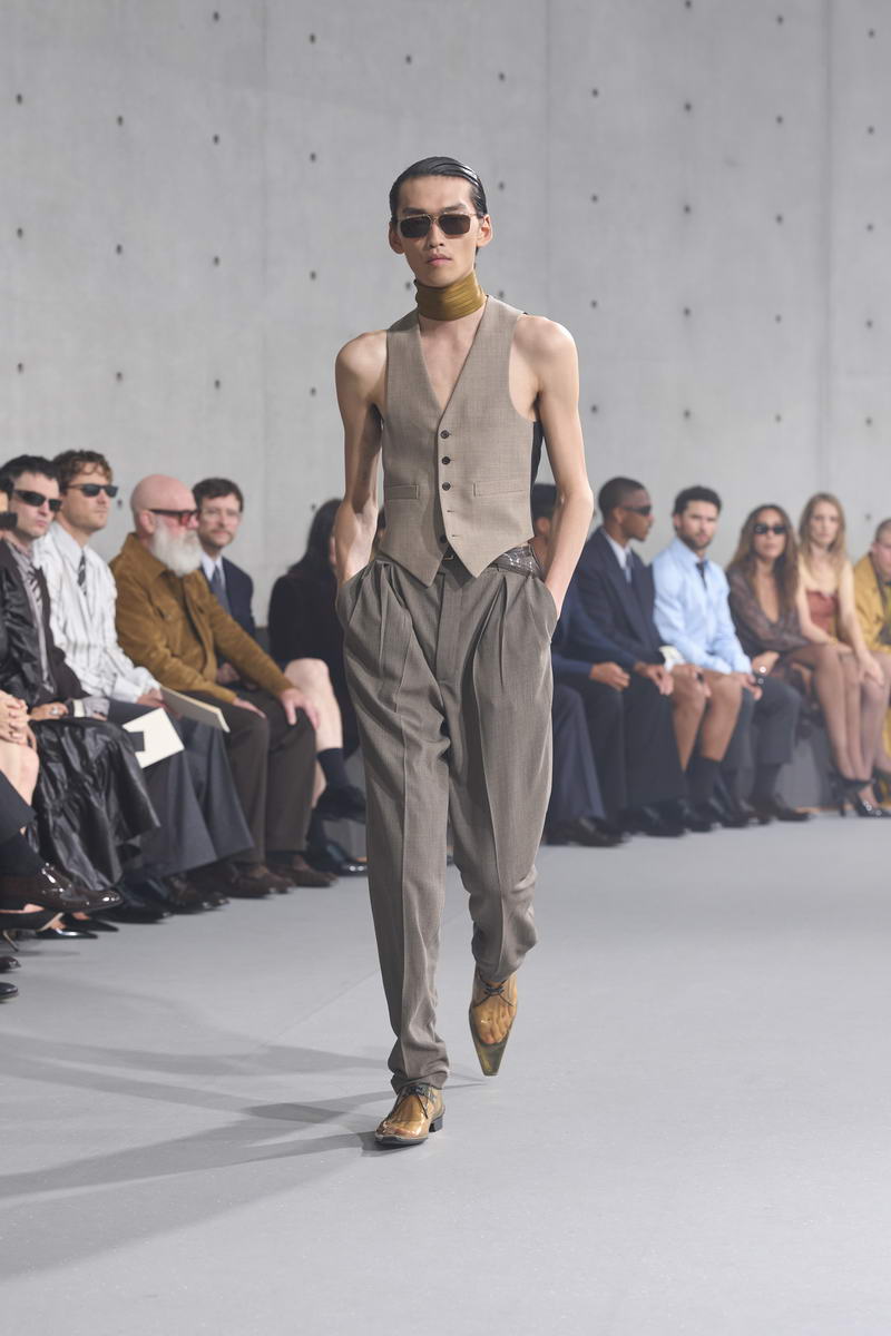 Saint Laurent Man Zomer 2027 - Photo courtesy of Saint Laurent