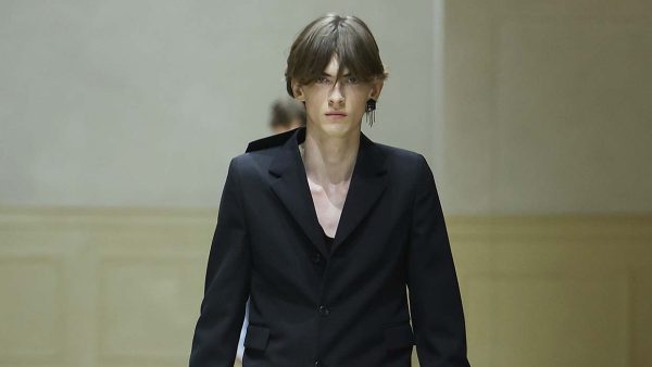 De nieuwe herenmode voor winter 2026-2027: oversized is voorbij. Photo courtesy of Prada