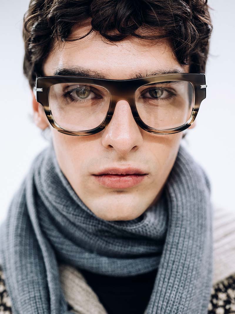 Verboden om je natuurlijke krullen weg te stylen. Laat ze juist uitkomen! Photo courtesy of Dolce & Gabbana