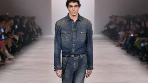 De belangrijkste denimtrends voor heren winter 2026-2027. Photo courtesy of Fendi