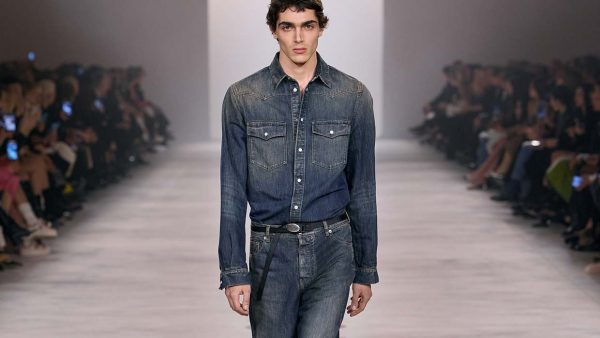 De belangrijkste denimtrends voor heren winter 2026-2027. Photo courtesy of Fendi